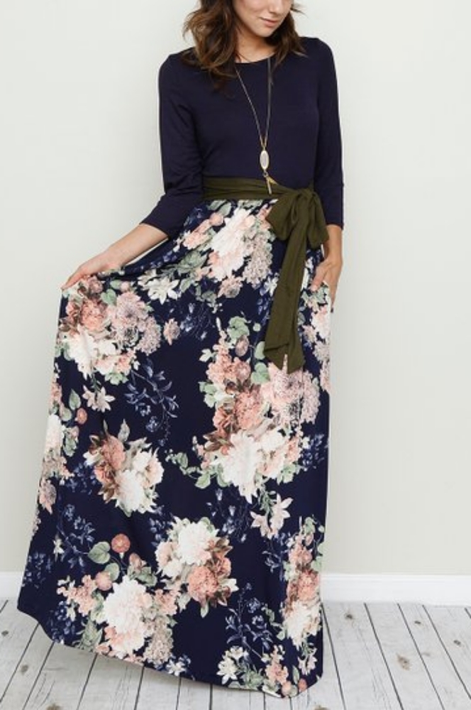 ๐Egs๐ป by Elรณges Navy & White Floral Maxi Dress 1/2 price - Picture 9 of 16